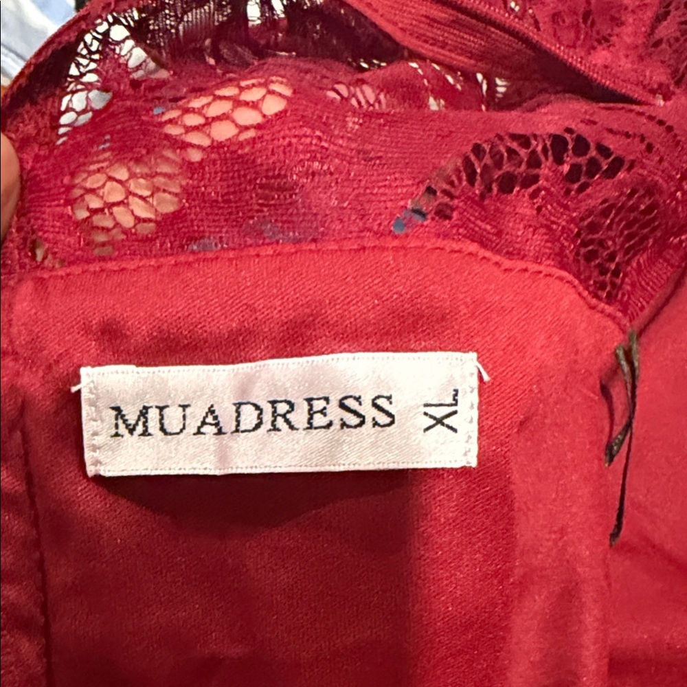 MUADRESS Lace Detail Red Dress